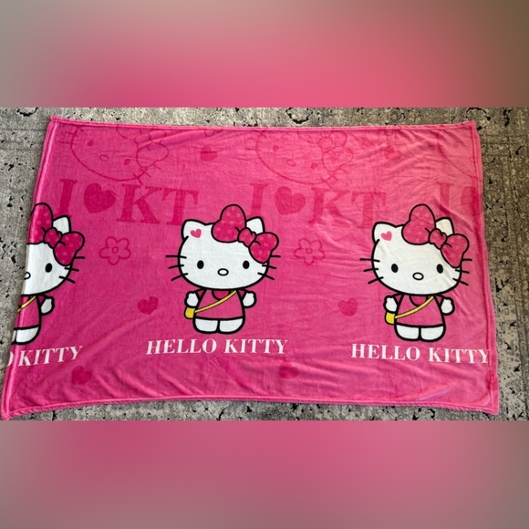 Hello Kitty Pink Blanket - Picture 1 of 3